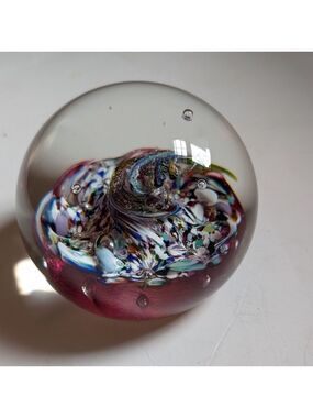 Vintage Caithness Art Glass Paperweight in VGUC